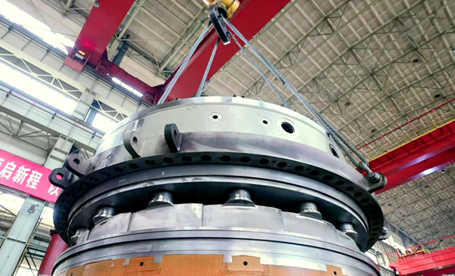 水轮机装配现场。受访者供图