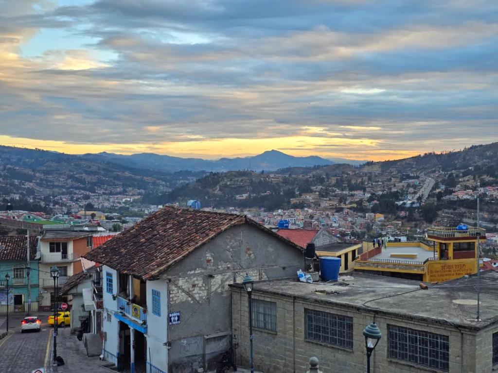 135FEED2FB70C1297C11ABACB5D_DEB465FD_1BDF1