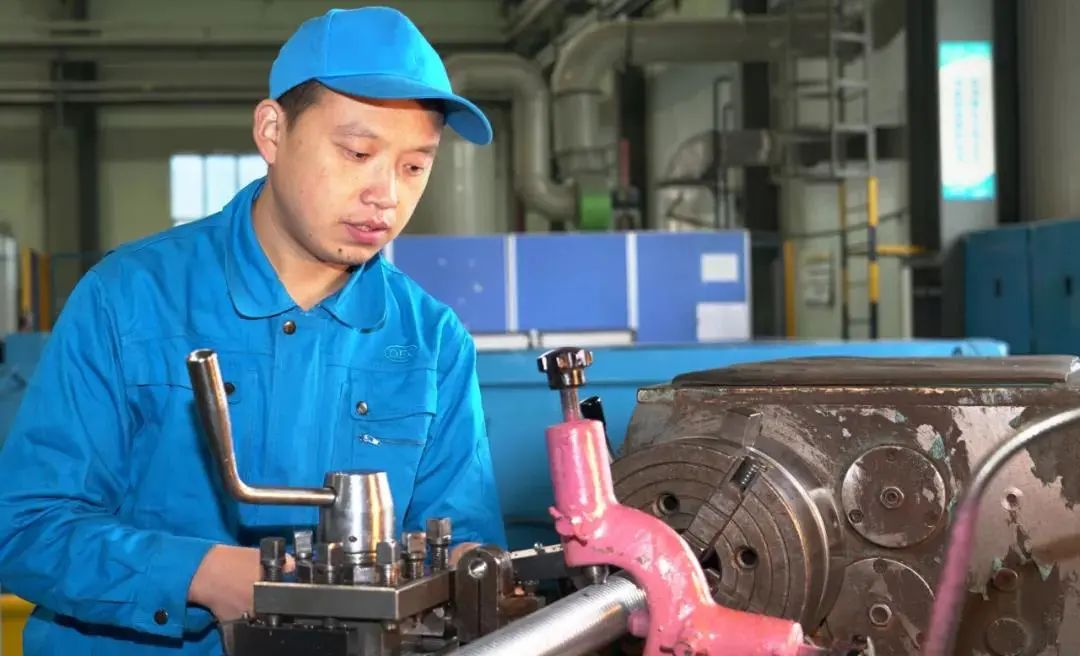 418C3EAA1CEED8052E2E39F663F_A69D2313_1575F